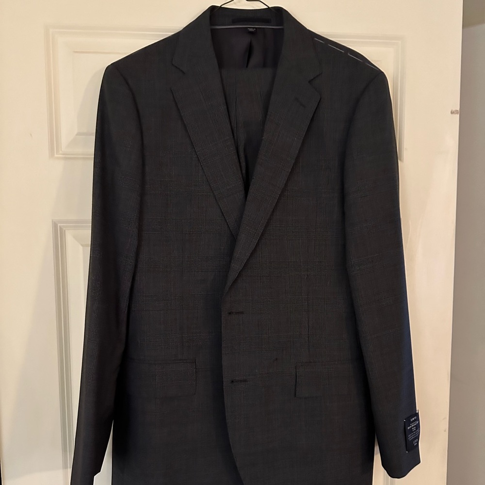 J. Crew Ludlow Slim Fit in Italian Organic Wool - 40R, 31x30